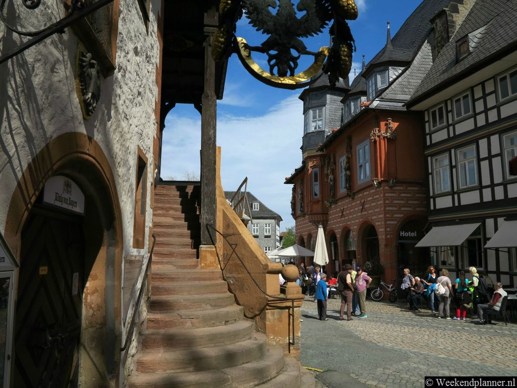 De Marktplatz heeft veel historische zijstraten die je kunt inslaan om de stad te verkennen.Tip: Een weekend in Goslar.